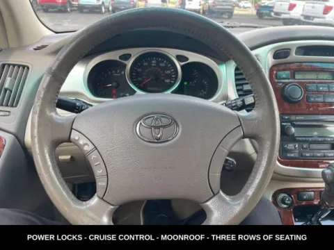 Photos of 2004 Toyota Highlander Limited for sale in Lowell, MI at Zeigler Ford of Lowell
