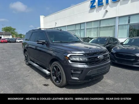 More photos of 2022 Ford Expedition Limited at Zeigler Ford of Lowell, MI