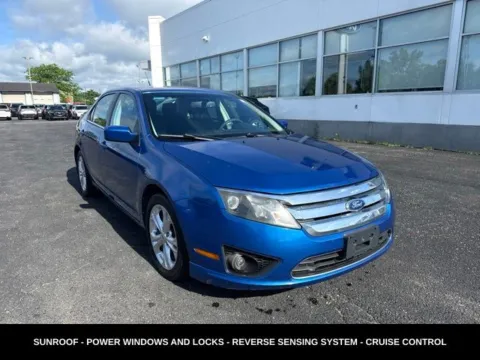 More photos of 2012 Ford Fusion SE at Zeigler Ford of Lowell, MI