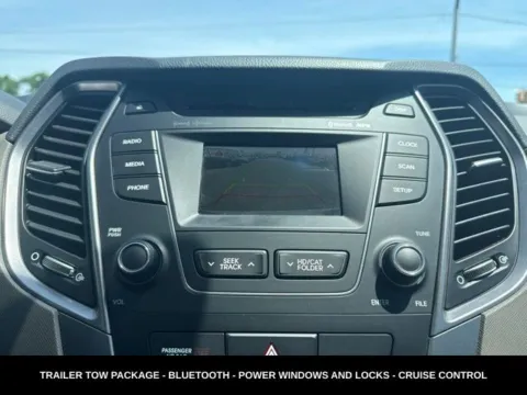 More photos of 2016 Hyundai Santa Fe SE at Zeigler Ford of Lowell, MI