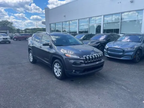 More photos of 2016 Jeep Cherokee Latitude at Zeigler Ford of Lowell, MI