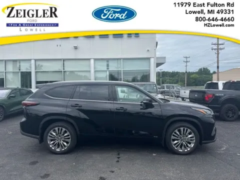 Black 2026 Toyota Highlander Hybrid Platinum for sale in Lowell, MI