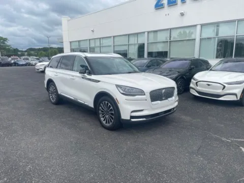 More photos of 2023 Lincoln Aviator Standard at Zeigler Ford of Lowell, MI