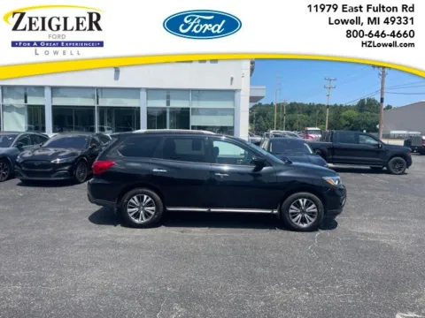 Black 2017 Nissan Pathfinder S for sale in Lowell, MI