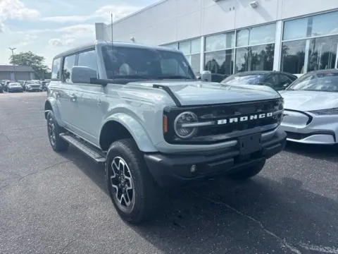 Photos of 2024 Ford Bronco Outer Banks for sale in Lowell, MI at Zeigler Ford of Lowell
