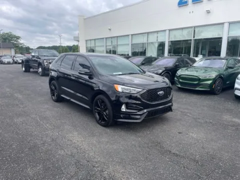 More photos of 2019 Ford Edge ST at Zeigler Ford of Lowell, MI