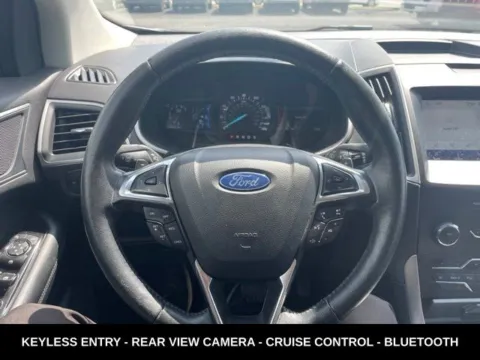 More photos of 2020 Ford Edge SEL at Zeigler Ford of Lowell, MI