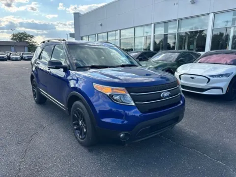 More photos of 2015 Ford Explorer XLT at Zeigler Ford of Lowell, MI