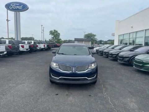 More photos of 2017 Lincoln MKX Reserve at Zeigler Ford of Lowell, MI