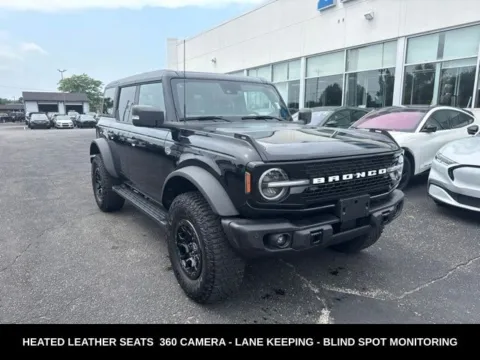 More photos of 2023 Ford Bronco Wildtrak at Zeigler Ford of Lowell, MI
