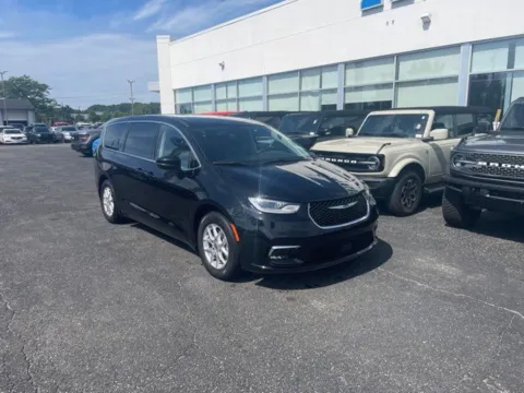 More photos of 2024 Chrysler Pacifica Touring L at Zeigler Ford of Lowell, MI