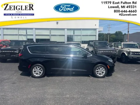 Black 2024 Chrysler Pacifica Touring L for sale in Lowell, MI