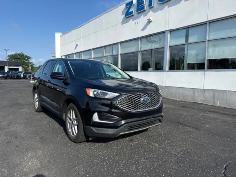Photos of 2024 Ford Edge SEL for sale in Lowell, MI at Zeigler Ford of Lowell