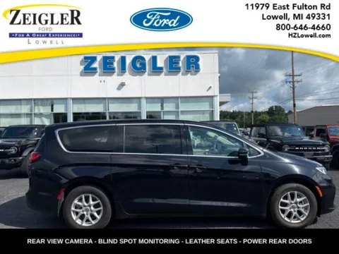 Black 2024 Chrysler Pacifica Touring L for sale in Lowell, MI