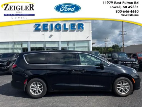 Black 2024 Chrysler Pacifica Touring L for sale in Lowell, MI