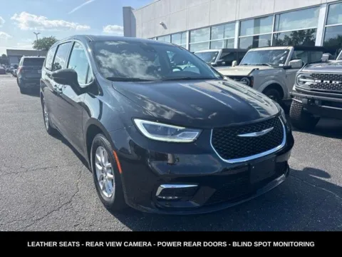 More photos of 2024 Chrysler Pacifica Touring L at Zeigler Ford of Lowell, MI