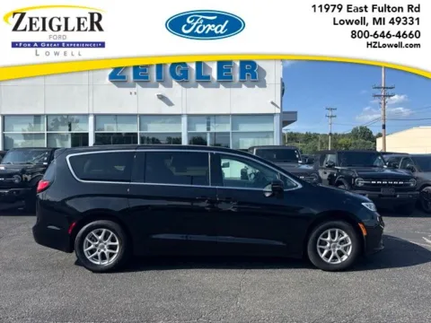 Black 2024 Chrysler Pacifica Touring L for sale in Lowell, MI