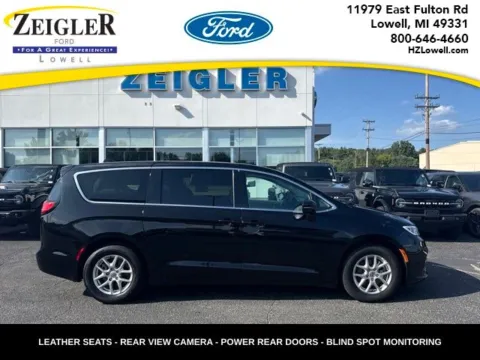 Black 2024 Chrysler Pacifica Touring L for sale in Lowell, MI