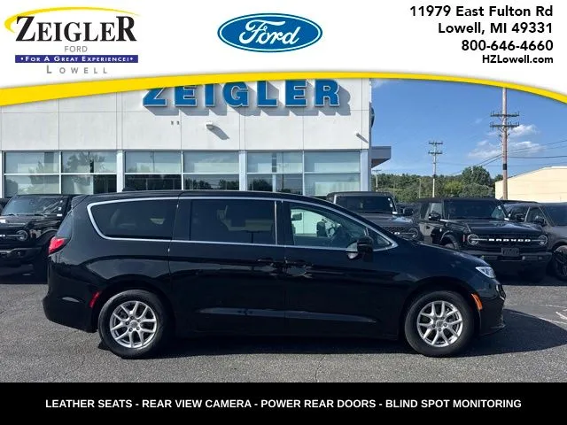 Black 2024 Chrysler Pacifica Touring L for sale in Lowell, MI