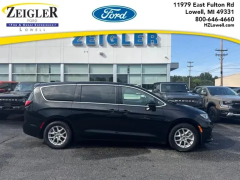 Black 2024 Chrysler Pacifica Touring L for sale in Lowell, MI