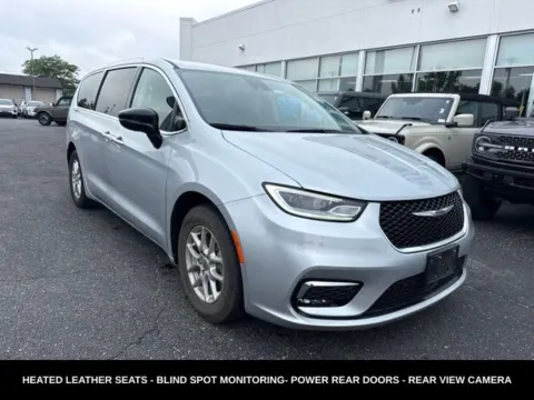 More photos of 2024 Chrysler Pacifica Touring L at Zeigler Ford of Lowell, MI