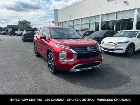 More photos of 2024 Mitsubishi Outlander SE at Zeigler Ford of Lowell, MI