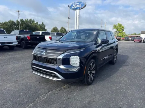 More photos of 2025 Mitsubishi Outlander SE at Zeigler Ford of Lowell, MI