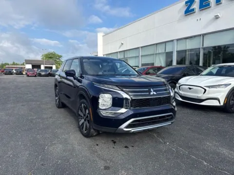 Photos of 2025 Mitsubishi Outlander SE for sale in Lowell, MI at Zeigler Ford of Lowell