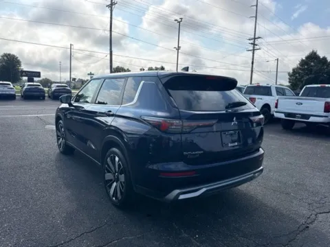 More photos of 2025 Mitsubishi Outlander SE at Zeigler Ford of Lowell, MI