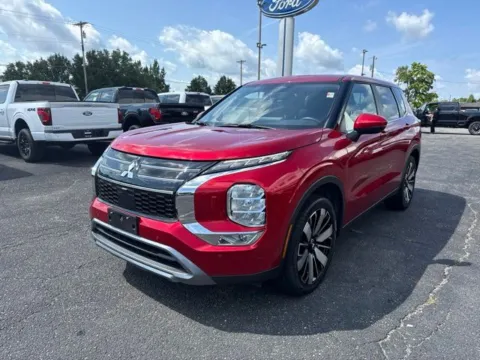 More photos of 2025 Mitsubishi Outlander SE at Zeigler Ford of Lowell, MI