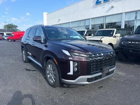 Photos of 2025 Hyundai Palisade SEL for sale in Lowell, MI at Zeigler Ford of Lowell
