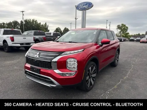 More photos of 2025 Mitsubishi Outlander SE at Zeigler Ford of Lowell, MI