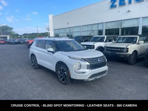 More photos of 2024 Mitsubishi Outlander at Zeigler Ford of Lowell, MI