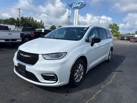 More photos of 2024 Chrysler Pacifica Touring L at Zeigler Ford of Lowell, MI