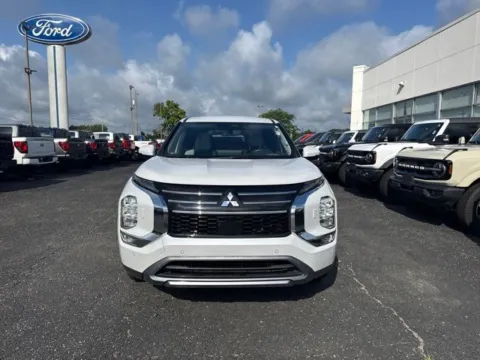 Another view of 2025 Mitsubishi Outlander SE for sale in Lowell, MI at Zeigler Ford of Lowell