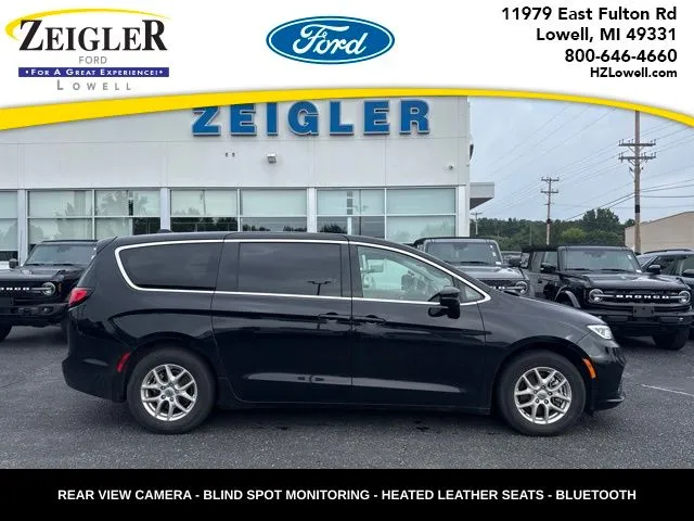 Black 2024 Chrysler Pacifica Touring L for sale in Lowell, MI