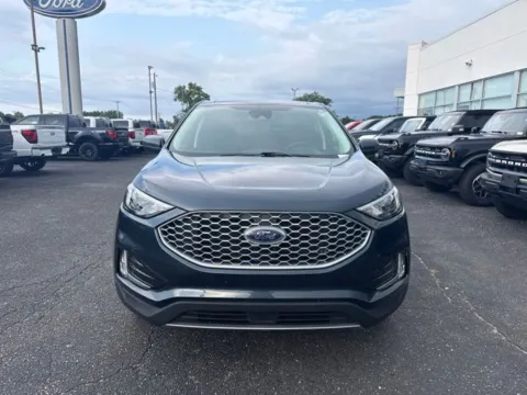More photos of 2023 Ford Edge SEL at Zeigler Ford of Lowell, MI