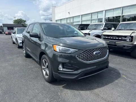 Photos of 2024 Ford Edge SEL for sale in Lowell, MI at Zeigler Ford of Lowell