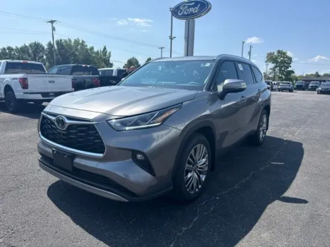 More photos of 2026 Toyota Highlander Platinum at Zeigler Ford of Lowell, MI
