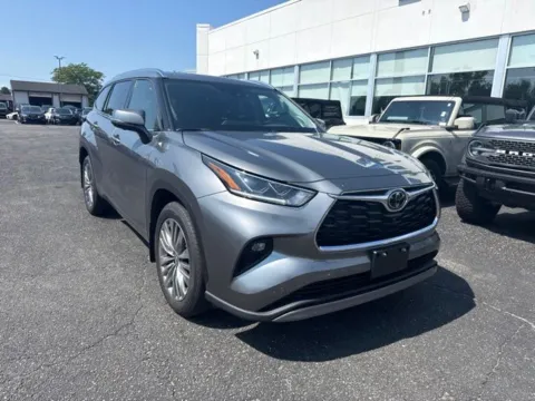 Photos of 2026 Toyota Highlander Platinum for sale in Lowell, MI at Zeigler Ford of Lowell