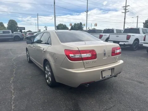 More photos of 2007 Lincoln MKZ at Zeigler Ford of Lowell, MI