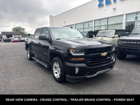 More photos of 2017 Chevrolet Silverado 1500 LT at Zeigler Ford of Lowell, MI