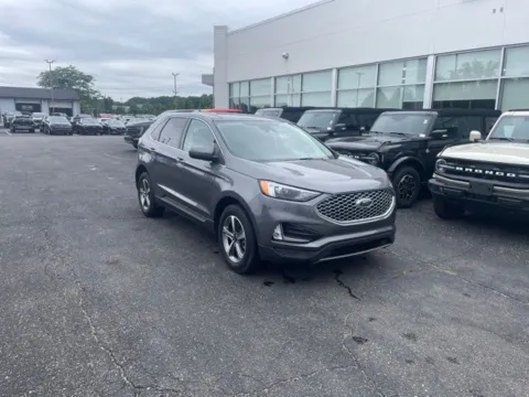 More photos of 2024 Ford Edge SEL at Zeigler Ford of Lowell, MI