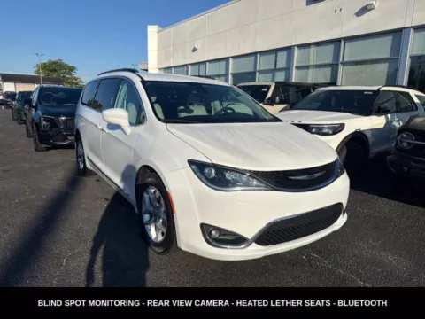 More photos of 2017 Chrysler Pacifica Touring L at Zeigler Ford of Lowell, MI