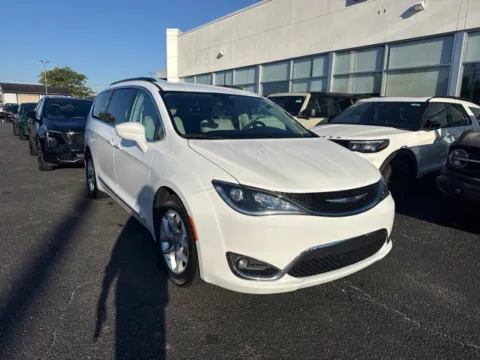 Photos of 2017 Chrysler Pacifica Touring L for sale in Lowell, MI at Zeigler Ford of Lowell