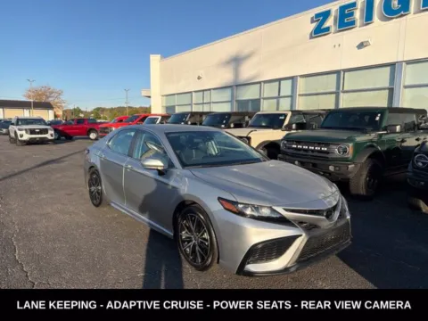 More photos of 2022 Toyota Camry SE at Zeigler Ford of Lowell, MI