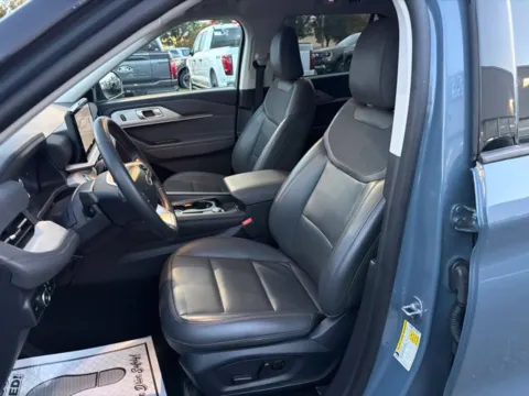 Photos of 2025 Ford Explorer Active for sale in Lowell, MI at Zeigler Ford of Lowell
