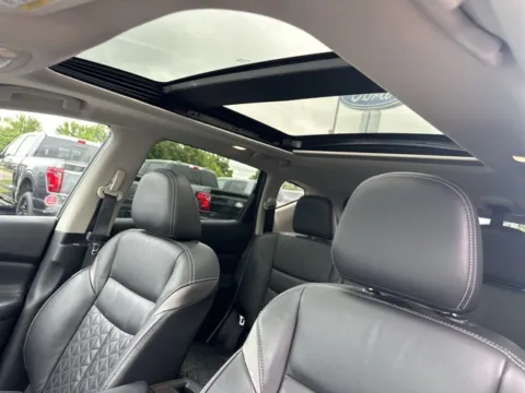 More photos of 2020 Nissan Murano Platinum at Zeigler Ford of Lowell, MI