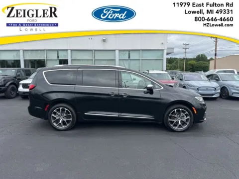 Black 2021 Chrysler Pacifica Limited for sale in Lowell, MI