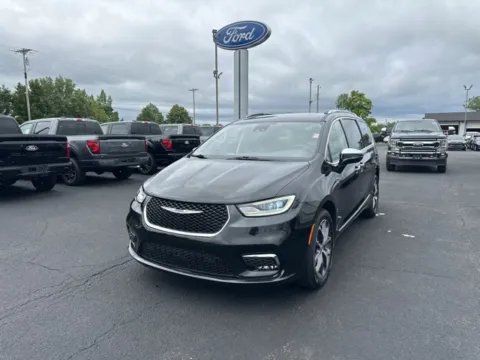 More photos of 2021 Chrysler Pacifica Limited at Zeigler Ford of Lowell, MI